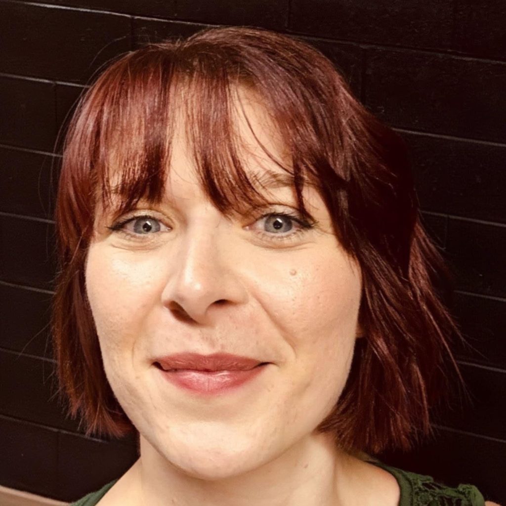 Dee Wood – Receptionist